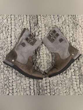 Sorel Major Perforated/ Laser Cut Leather Mid-Calf Boots - Taupe Grey